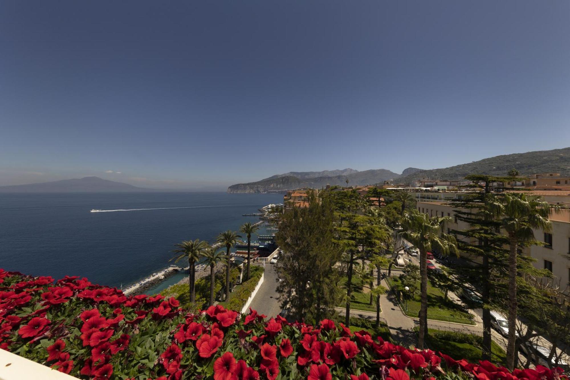 Hotel Continental Sorrento Exterior photo